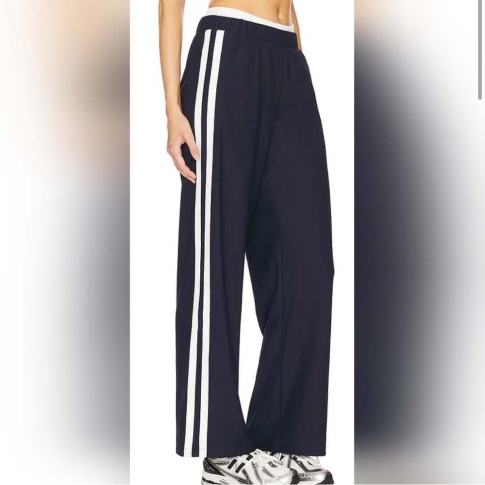 4th & Reckless NWT! Tammy Navy Side Stripe Wide Leg Trouser. Sz Md.